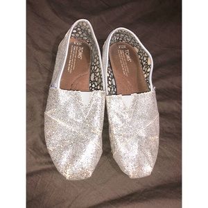 Toms - MAKE AN OFFER